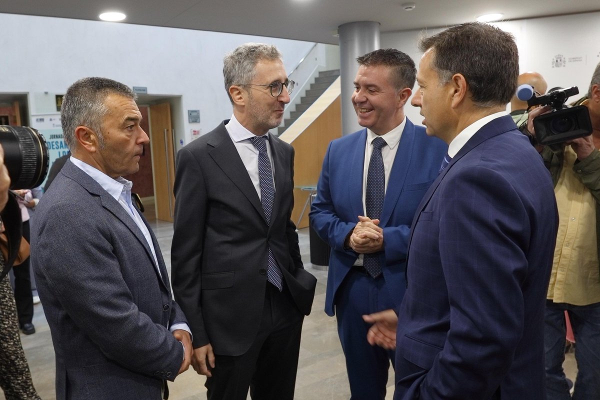 dipualba's tweet image. 🌱🏘️En las Jornadas sobre #DesarrolloUrbanoSostenible, con l@s secretari@s de Estado @ArcadiSD y Mercedes Caballero, @santicenizate ha aplaudido las facilidades que la nueva #EDIL contempla para llegar a localidades 'menores' a través de las diputaciones.

lc.cx/2ApXGS