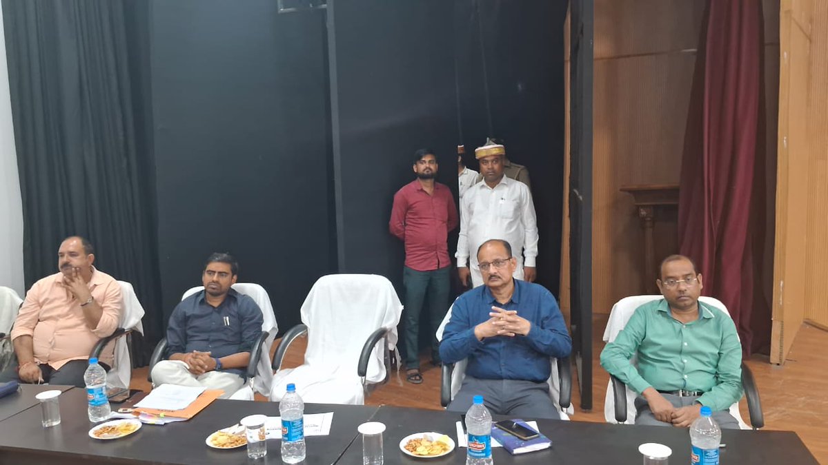 DM Siddharthnagar tweet media