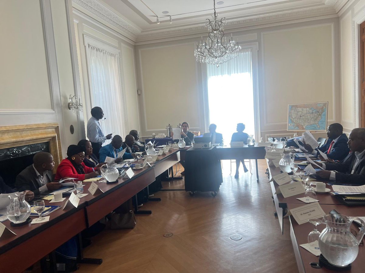 kanosbigote's tweet photo. Aux #Usa dans le cadre du programme américain #IVLP. Rencontre avec le @MeridianIntl chargé de la gestion de l'International Visitor Leadership Programme
@USEmbAbidjan https://t.co/n0Cyv1280e