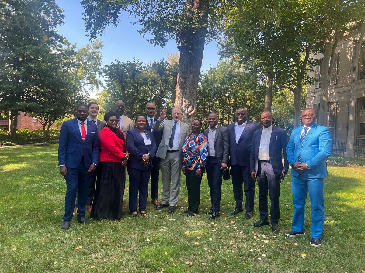 kanosbigote's tweet photo. Aux #Usa dans le cadre du programme américain #IVLP. Rencontre avec le @MeridianIntl chargé de la gestion de l'International Visitor Leadership Programme
@USEmbAbidjan https://t.co/n0Cyv1280e
