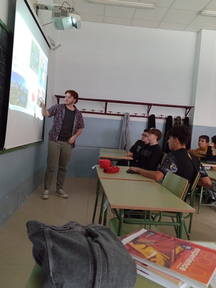 IES Leonardo de Chabacier tweet media