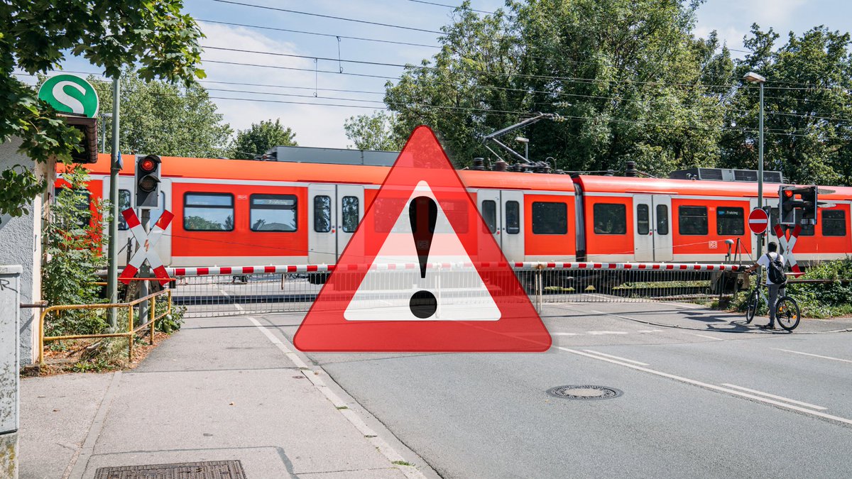 streckenagent_M's tweet photo. ❗️Erstmeldung ❗️Zwischen #Aying und #Kreuzstraße kommt es zu Verspätungen von 10 bis 15 Minuten und Teilausfällen. Grund hierfür ist der technische Defekt an einem Bahnübergang. https://t.co/bbDgteaI4W https://t.co/sn3Qduu3W0