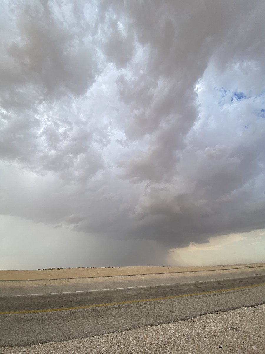 Taqs_Sharqyah's tweet photo. رعدها يطحن شي فخم⛈️⚡️😍
شرق #الاحساء https://t.co/dLANAkHy6U