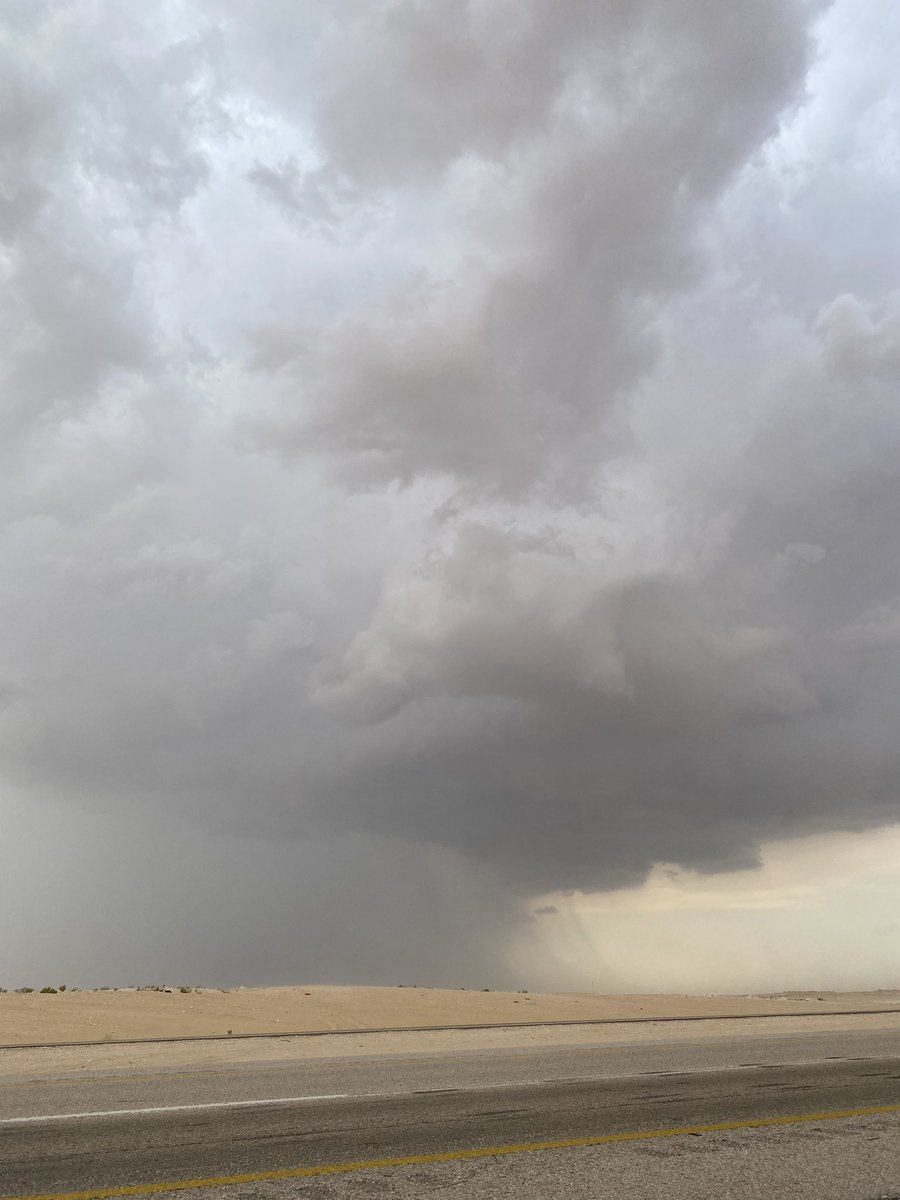 Taqs_Sharqyah's tweet photo. رعدها يطحن شي فخم⛈️⚡️😍
شرق #الاحساء https://t.co/dLANAkHy6U