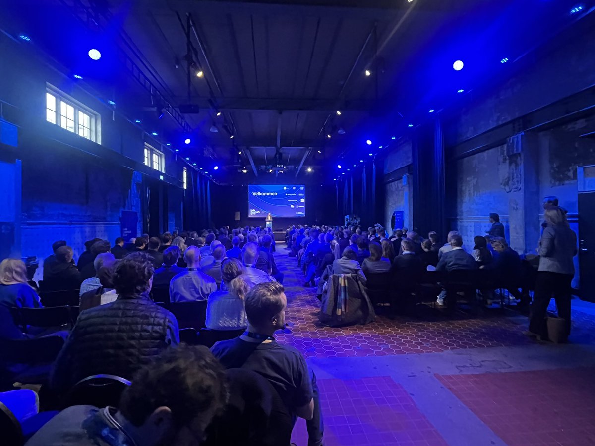 Vi er godt i gang med kickoff på Hele Danmark Øver.

Åbningstalen stod Minister for Samfundssikkerhed og Beredskab for. Tak til <a href="/Torstenschack/">Torsten Schack</a> for at tage tiden ud.  

#heledanmarkøver