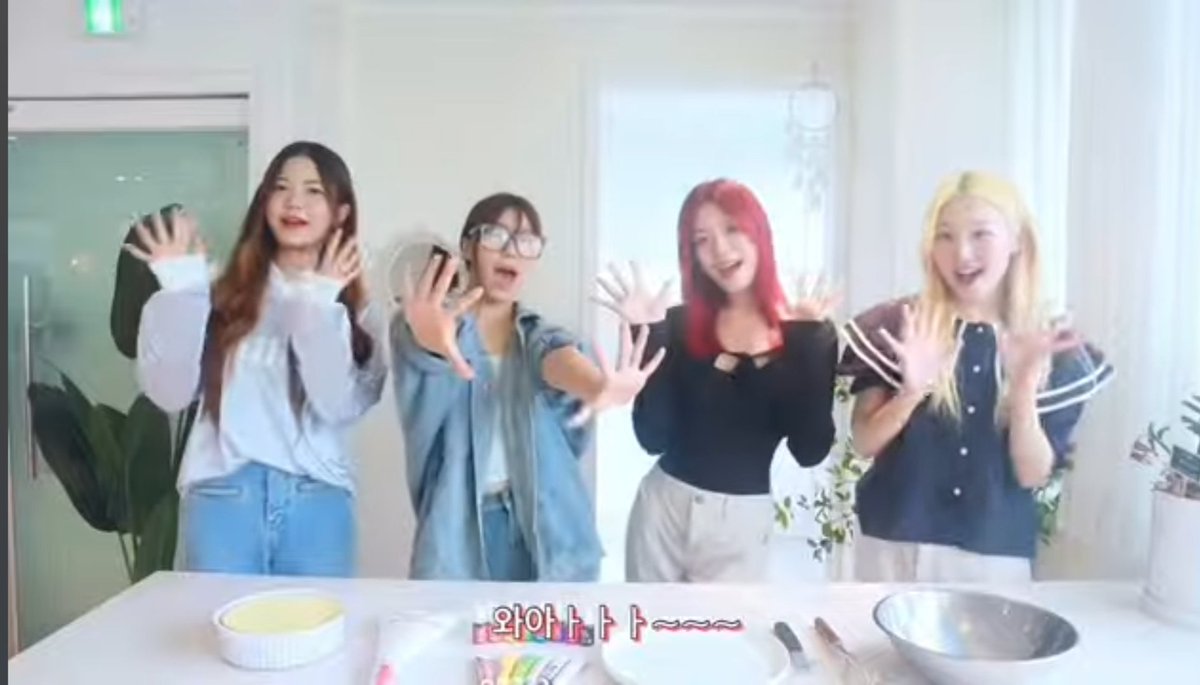 CHANYUEniverse1's tweet image. Our Lapillus girls new Vlog! Please! let's watch them!We super missed you our Girls!We loved you!🥰💛💗💙💜❤️💚
-✨
#Lapillus #vlogs #kpop #ctto @Lapillus_twt
@offclLapillus
Link 
youtu.be/kUgcMNg5Lp0?si…