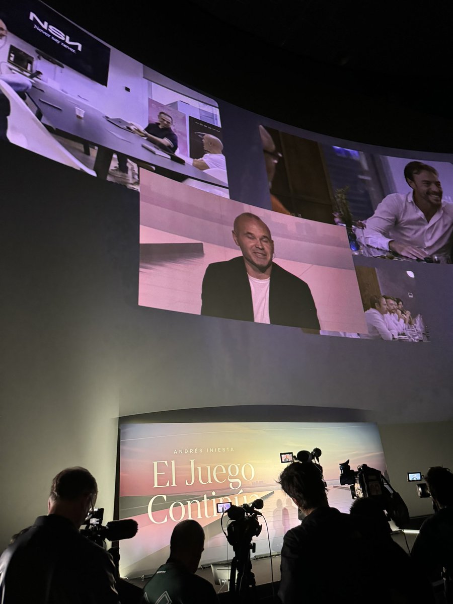 Anuncia Iniesta que está ya con el curso de entrenador, que es el siguiente paso que quiere dar, además de la gestión de clubes y sus academias