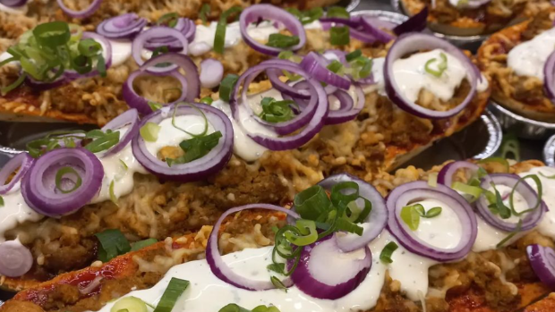 Bij déze Hoornse slager haal je de lekkerste snack van Nederland -  rodi.nl/hoorn/l/414057