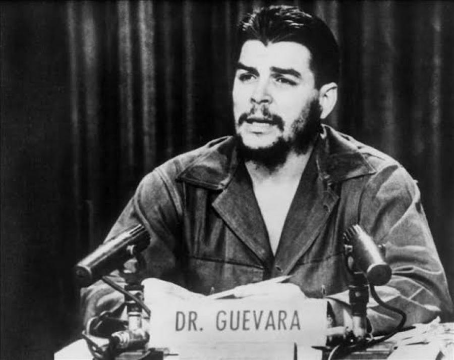 🇨🇺 Los trabajadores de la #Salud en #Cuba honramos en cada jornada la vida y obra del legendario Che Guevara.
Este 8 de octubre, desde el <a href="/MINSAPCuba/">Ministerio de Salud Pública de Cuba</a> ratificamos nuestro compromiso con los principios de solidaridad e internacionalismo que el Guerrillero Heroico defendía.