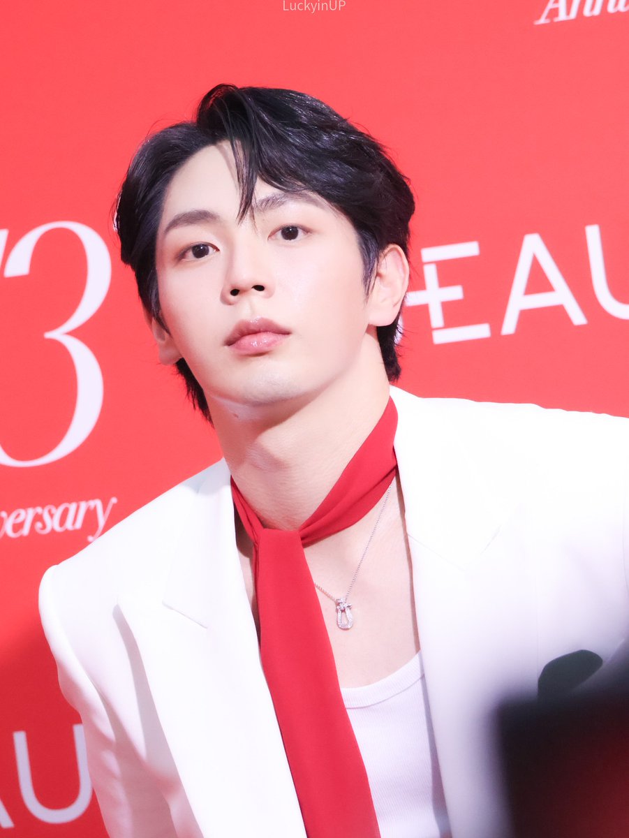 หล่อล้มควาย ขายวัว

UP GOHAIR AT BEAUTRIUM
#GOHAIRxUP
