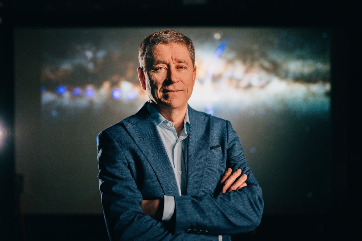 🎉  Breaking news! Huge congratulations to our Director, Professor Matthew Bailes of <a href="/Swinburne/">Swinburne University of Technology</a> and <a href="/ARC_OzGRav/">OzGrav</a>, recipient of the 2024 Prime Minister’s Prize for Science <a href="/ScienceGovAu/">ScienceGovAu</a> 🏅 
Credit: Department of Industry, Science and Resources
#PMPrizes #FastRadioBursts