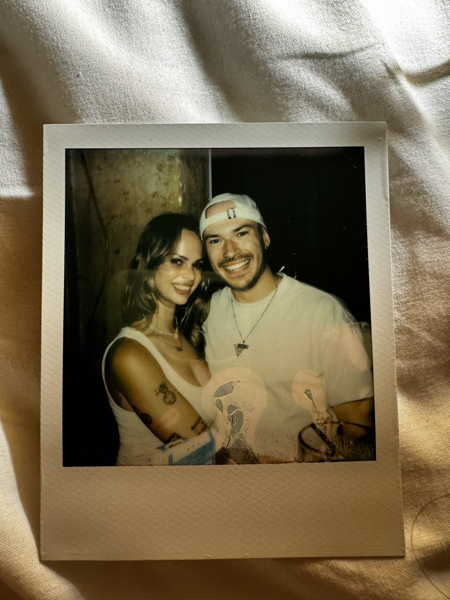 manonkingma's tweet photo. special nights https://t.co/hMtgOrmTs4