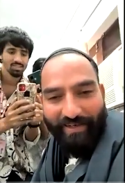 NewsMobileHindi's tweet image. दिल्ली के पूर्व मुख्यमंत्री और AAP के राष्ट्रीय संयोजक अरविंद केजरीवाल ने डोडा से नवनिर्वाचित AAP विधायक मेहराज मलिक से वीडियो कॉल के माध्यम बात की और उन्हें बधाई दी।

(सोर्स: AAP)

#DodaAssembly #aamadmiparty