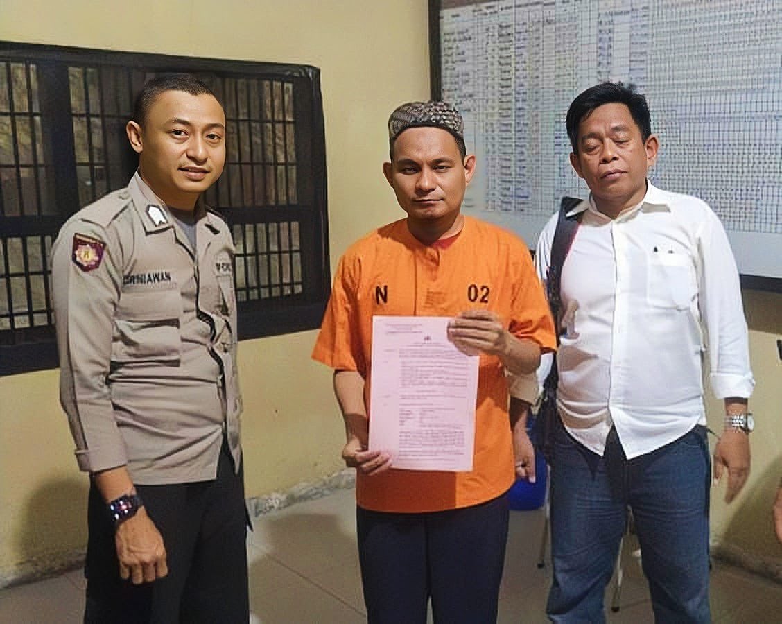muannas_alaidid's tweet photo. Terimakasih dan apresiasi setinggi2 tingginya kepada polri yang tidak hanya melakukan penegakkan hukum tapi garda terdepan merawat kebhinekaan kita.@ListyoSigitP @DivHumas_Polri @ahriesonta @polresparepare1 https://t.co/b7agrRthZ9