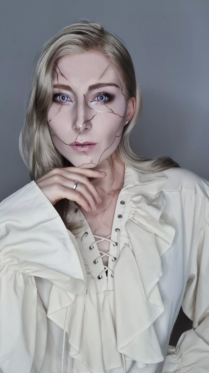 Dame Aylin for Vogue Faerûn