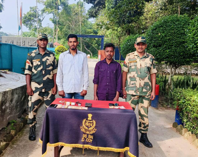 AmanTha67156814's tweet photo. A major victory for BSF! Troops from BSF NorthBengal and BSF Assam successfully apprehended 5 illegal Bangladeshi nationals and seized illicit goods, including INR 12,200, at the #IndoBangladeshBorder. #AlertBSF #InfiltratorsApprehended https://t.co/7INw1r7khW