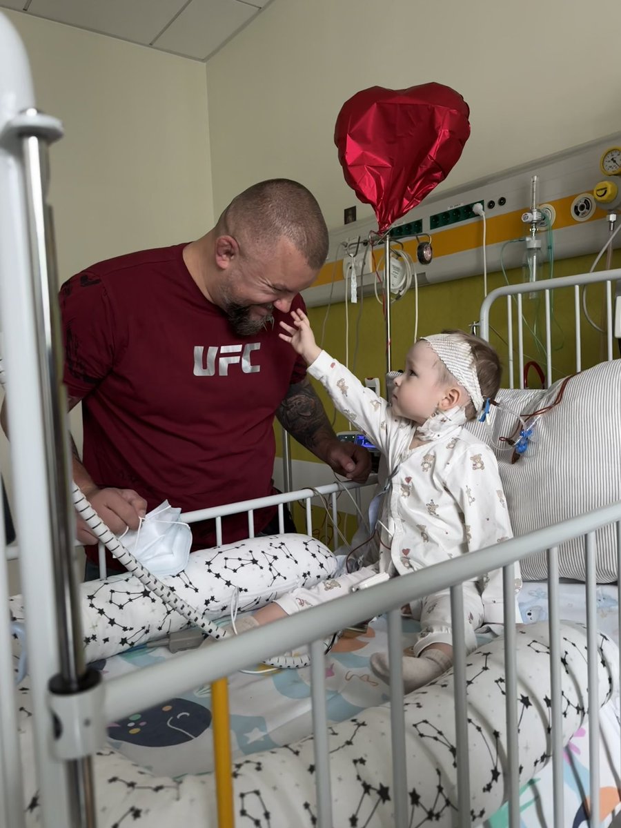 PRZECZYTAJCIE PROSZĘ TEN POST🚨❤️ WAŻNE!

Poznajcie Mikołaja. Ten mały fighter ma 1,5 roku i od 11 miesięcy czeka na nowe serduszko. W tej chwili za Jego serce pracuje maszyna. Jest to oczywiście rozwiązanie tymczasowe. Bez przeszczepu serca Mikołaj nie ma przed sobą przyszłości.