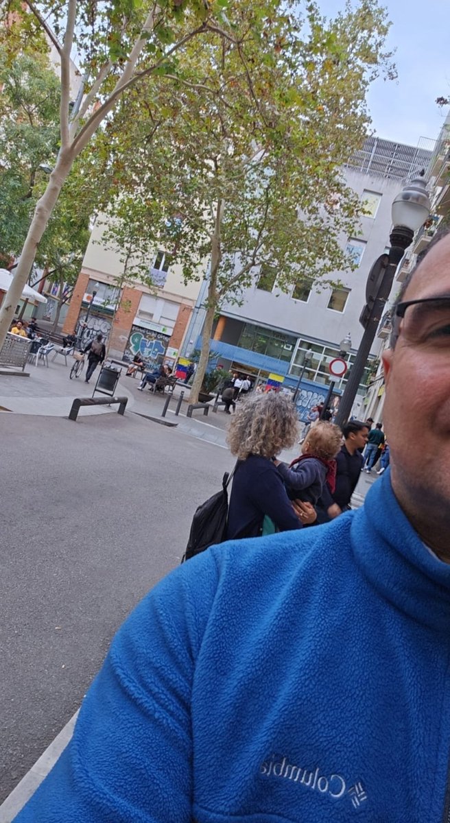 tony__42's tweet photo. @MariaCorinaYA Feliz Cumpleaños Cariño. Te envío una foto cuando tus primarias en Barcelona Plz. el Surtidor. Te Deseo de todo corazón mucha Salud, equilibrio y paz Mental. Muchos movimientos pero todo en Orden. La Clave Resiliencia. Mi Libertadora. Que sean muchos más. HEF 💪💙 https://t.co/RSggR3MNVJ