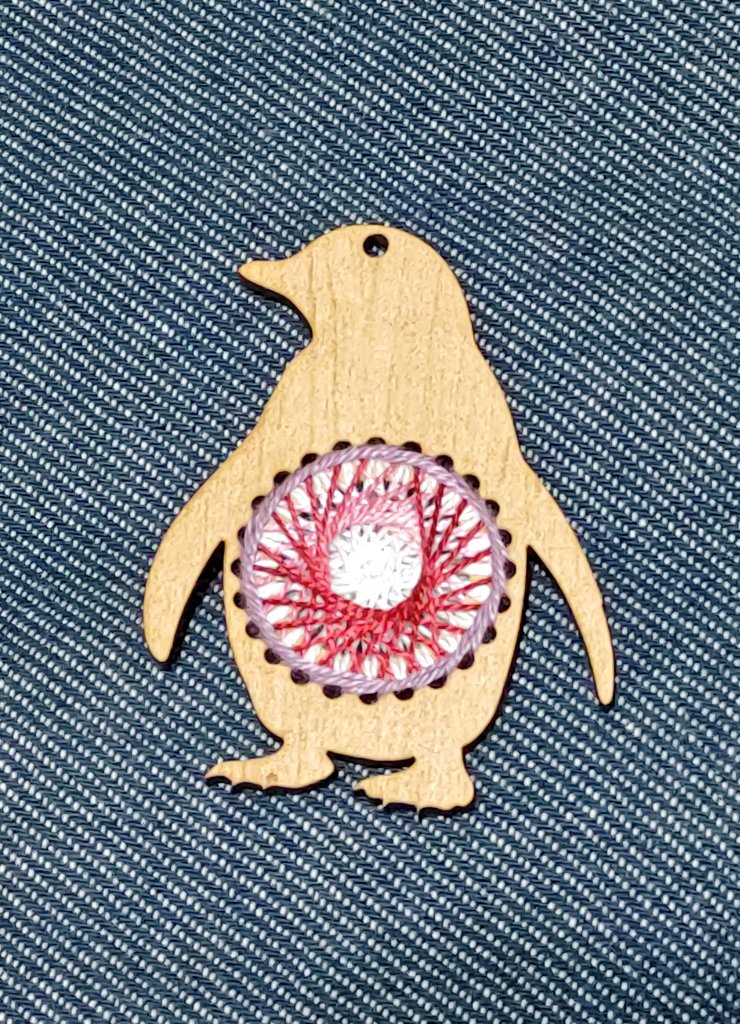 umern11's tweet photo. 素材博覧会で体験した様子の写真
私が作ってるところを撮ってもらいました✌
糸刺し細工かな?
友達はひょうたんの形で作ってました。
みんなも見つけたら体験してみて🤭
#AOHA #糸刺し https://t.co/i1mUuBcmY5