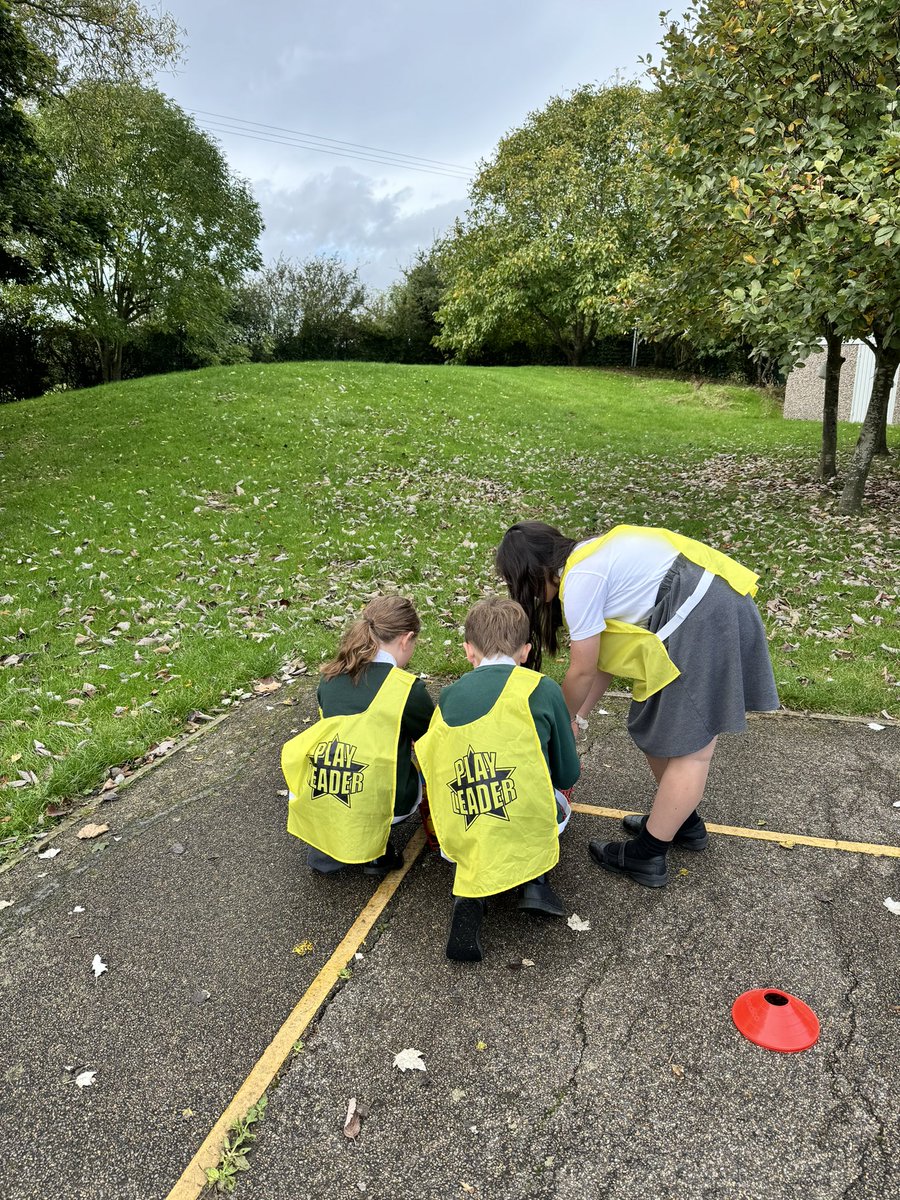 Spaldwick Primary play leaders have been busy setting up fun games for our KS2 children! 🤩 Our dedicated team just finished another week of training to provide engaging activities during break times. 👏 #SchoolCommunity #PlayLeaders
