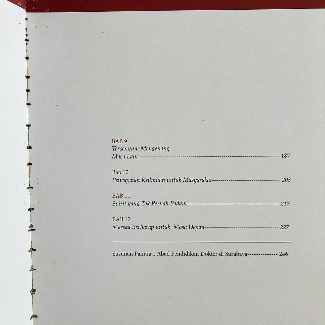 MakaruMakara's tweet image. JEJAK JIWA DI LINTASAN ZAMAN (1913-2013) 

Mengenang Yang Silam, Meretas Masa Depan 

Peringatan 1 Abad Pendidikan Dokter Di Surabaya 

FK Airlangga/RS Dr Soetomo, 2013 
Hardcover, Ukuran Besar 
250 Halaman 
Stok: 8 Eks  
Rp. 150.000 

#fkunair   #jejakjiwadilintasanzaman