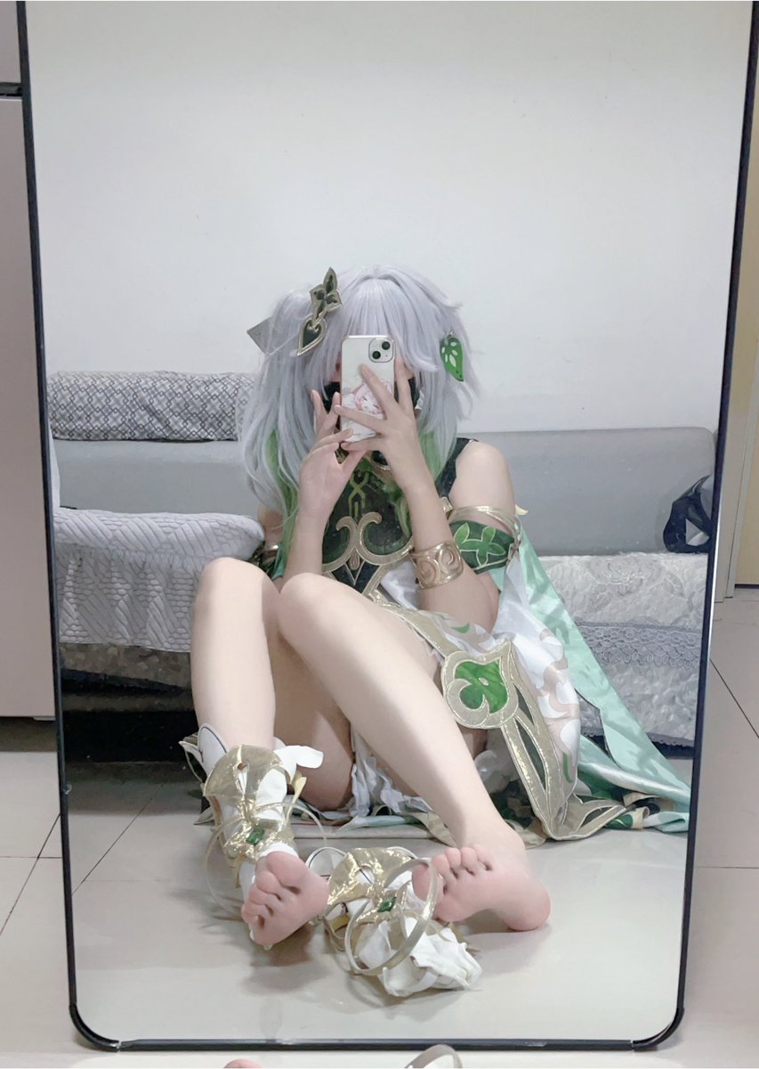 腿套给你薅一地 https://t.co/EIqNN5j83S