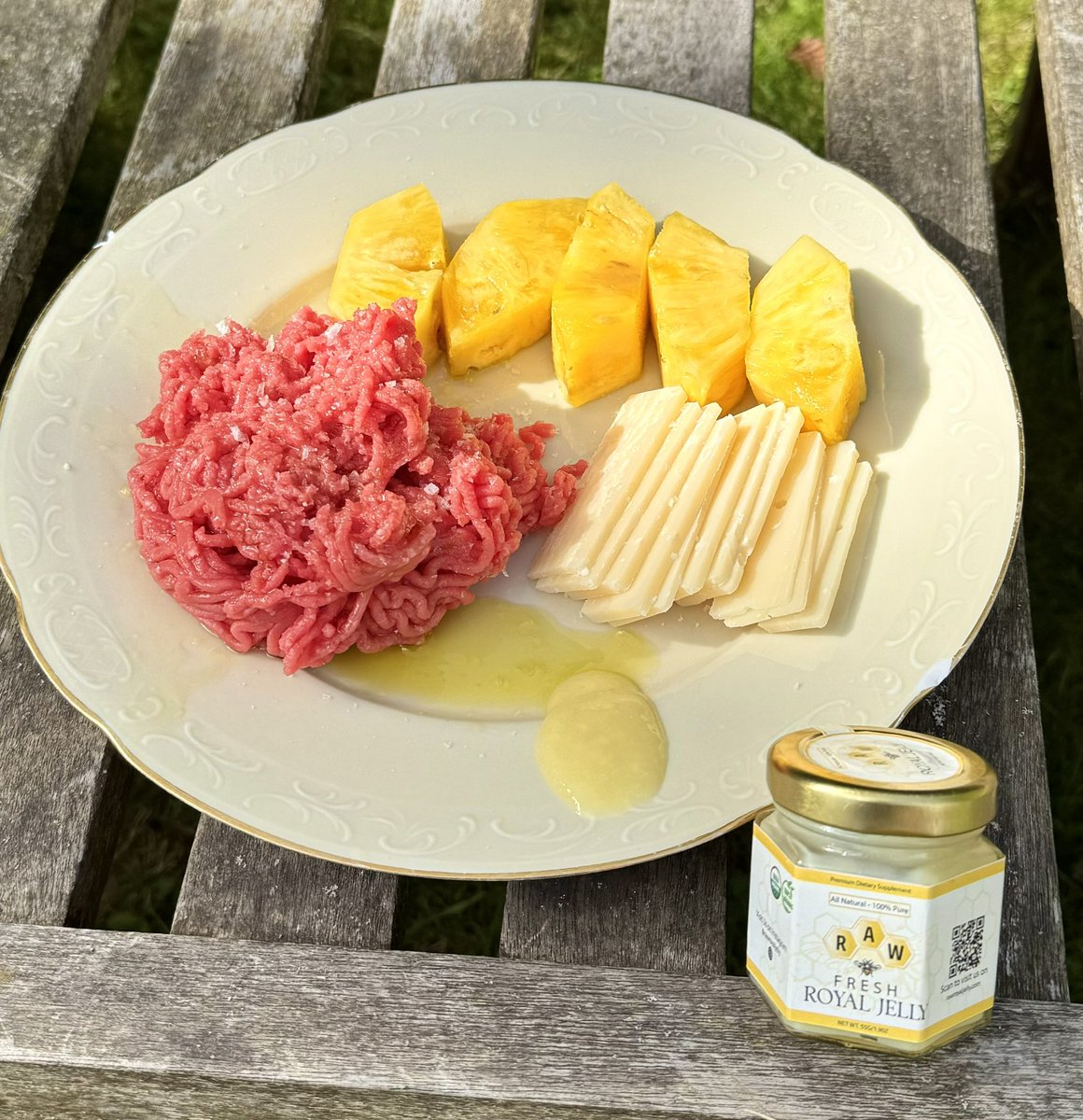 MagnusVigso's tweet image. Huge Thanks for the 8k on X !

As a humble thank you for the enormous support for RAW 

Were doing a RAW Royal Jelly Giveaway to celebrate ⚡️🍯🐝

Were giving away 5 jars to 5 different people

Comment &amp;amp; RT to enter (Skitzo comments for bigger chance of winning)

Random winners…