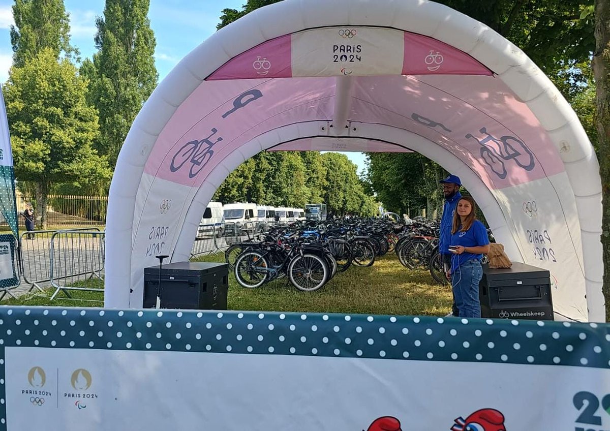 Wheels_Keep's tweet photo. 🚴‍♂️ Wheelskeep, the 100% secure bike parking solution that operated 75+ sites during #Paris2024  and multiplies by 3 the #Bicycle usage !  

Meet CEO Mathieu Labey at #SportPositive24 #LowCarbon #SustainableMobility https://t.co/iIQwgBSTnP