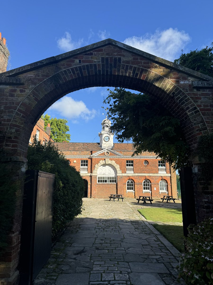 Sixth Form Open Event this Thursday 10th October at 6pm. Book via mounthouse.org.uk/opendays