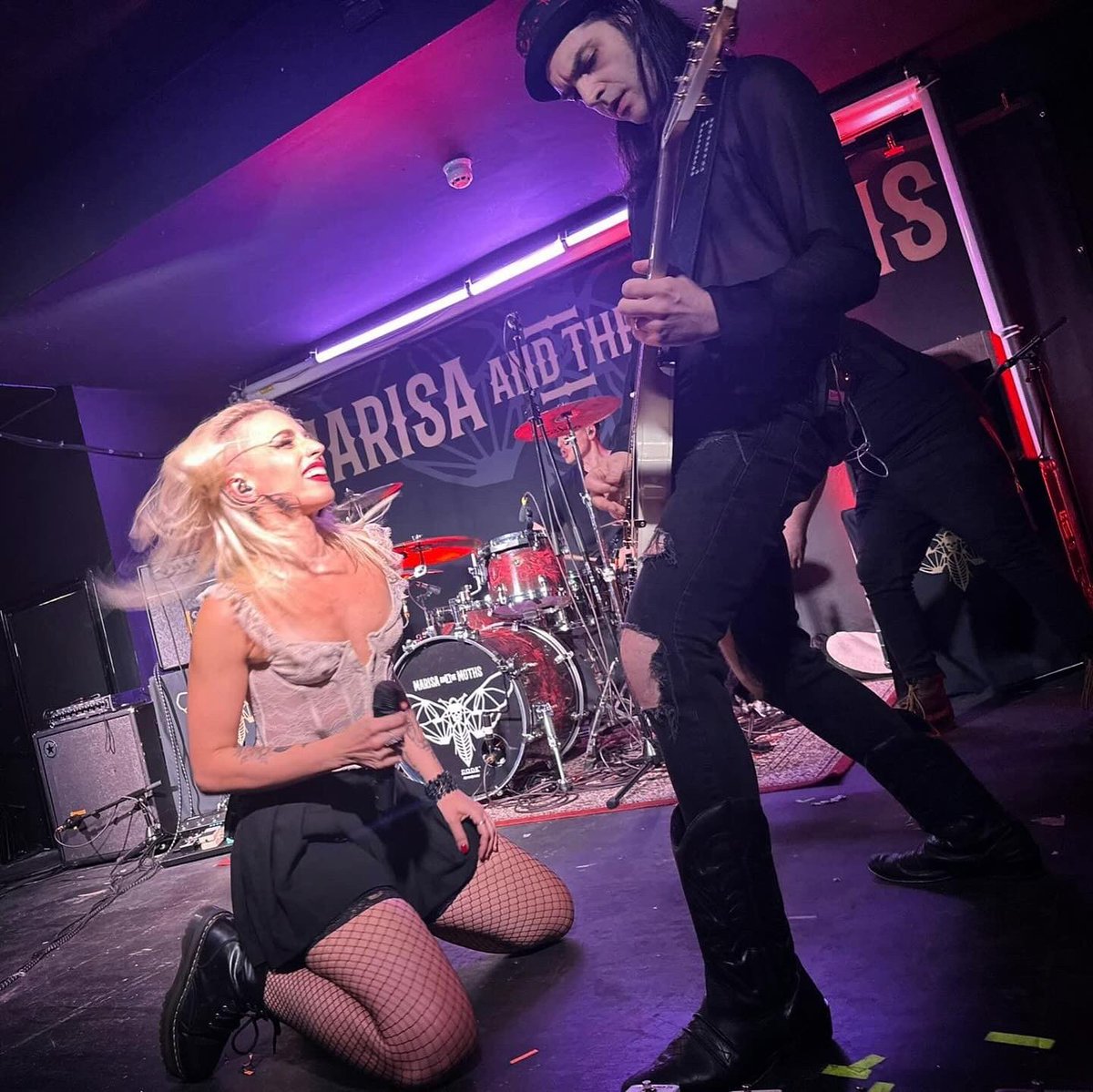Marisa_Moths's tweet photo. Only 17 more sleeps until tour starts 😱😍 WHO'S EXCITED?! 🤩🤩🤩🤩 make sure to grab your tickets now via our website at https://t.co/dktzfgySER 😘 we cannot WAIT to see you all! ☺️ Love, MATM 🖤

#tour #marisaandthemoths #whatdoesntkillyou #autumn #uk #livemusic @blackstaramps https://t.co/NMSYDWlMQb