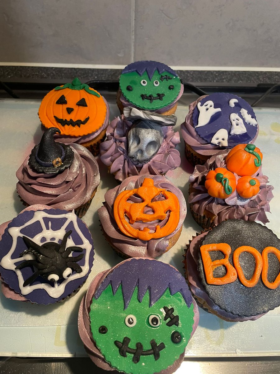 Thank you, <a href="/MrStobbart2023/">Mr Stobbart HE</a> for the assistant with the cake decorating this morning. Loads o fab tips!