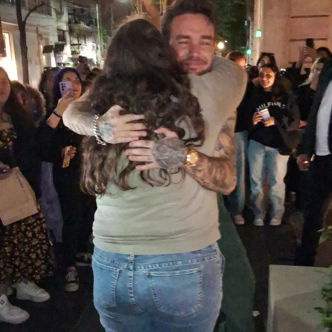 iamadick_head's tweet photo. They can say and believe whatever they want but that doesn't change the truth &amp; we know the truth!
Stay strong and know that (no matter how few we are) we're always on your side sunshine♥️🫂
#FreeLiam
#AlwaysOnYourSideLiam
#WeLoveYouLiamPayne https://t.co/9frpUeYvV0