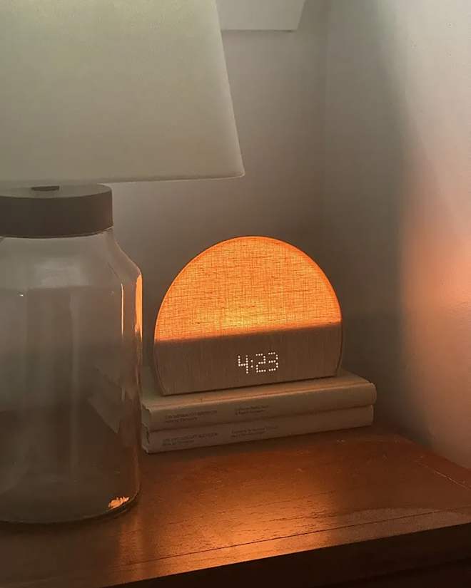 DustinMPeyser's tweet image. This Smart Alarm Clock Helps Me Start the Day in a Good Mood (It's on Sale!) dlvr.it/TF6ZS2 #Life #AlarmClocks #Amazon #AmazonPrimeBigDealDays2024 #Hatch
