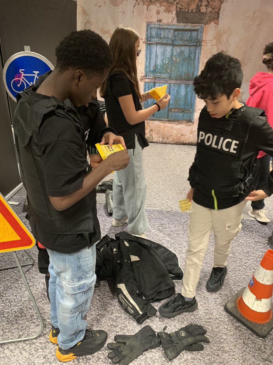 👫 100 participants sur l’escape game #SecuriteRoutiere et #addictions au Collège Rosa Parks, à <a href="/Toulouse/">Toulouse - Mairie et Métropole</a> ! 

🛣️ Cette 2ème action de l’année dans la ville permet aux jeunes d’appréhender autrement les dangers de la route…
