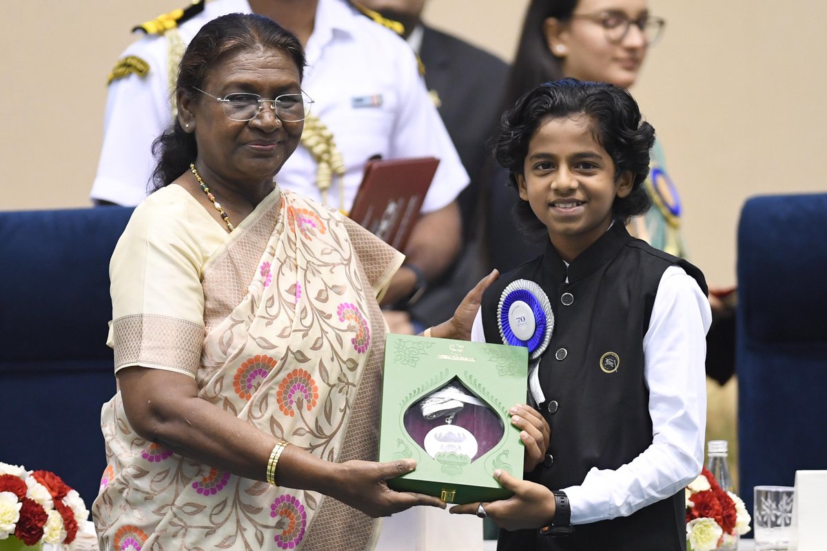 rashtrapatibhvn's tweet photo. President Droupadi Murmu presented the 70th National Film Awards in New Delhi. The President said that films and social media are the most powerful mediums to bring changes in society. She urged aware citizens, social organizations, and governments to work together to increase the reach of meaningful cinema to the audience.