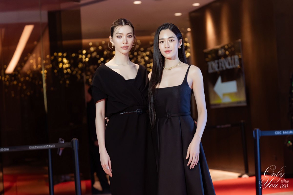 LingOrmCH3's tweet photo. 🏆สำหรับรางวัล THE 50 INFLUENTIAL PEOPLE 2024 (สาขานักแสดง) ถือเป็นอีกหนึ่งรางวัลอันทรงเกียรติ ของ พี่หลิงหลิง และ  น้องออม

ทาง @howemagazineth ได้มอบให้กับบุคคลผู้ทรงเกียรติที่มีผลงานอันโดดเด่น และประสบความสำเร็จในวงการบันเทิงและเป็นที่รู้จักสู่คนภายนอกอย่างกว้างขวาง

LINGORM HOWE 12TH ANN
#หลิงออมงานรางวัลHOWE
#HOWEAWARDS2024
#ออมกร���์นภัส #ormkornnaphat
#หลิงหลิงคอง #linglingkwong
#LingOrm #หลิงออม