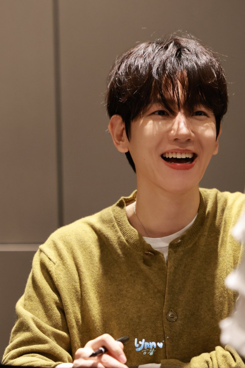 BaekchanLynnee's tweet photo. ⛈️💫241005｜<Whoop Japan> in Tokyo.

“只想守护着你的笑容”

@B_hundred_Hyun @BAEKHYUN_INB100

#백현 #BAEKHYUN https://t.co/rWcTtLDVus