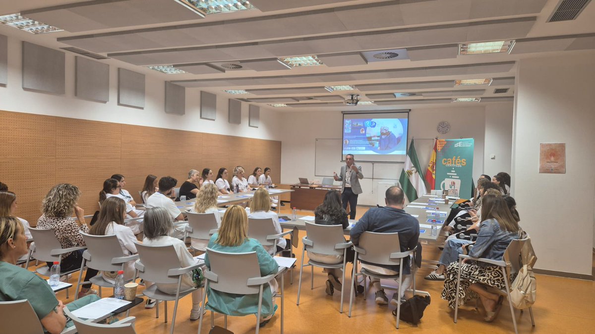 ☕️Interesante y concurrido #CaféCientifico con más de 50 profesionales 

🗣️ <a href="/JesusBPSO/">Jesús Bujalance 🅰1⃣YA!!!</a>, enfermero de @hregionalmalaga,  nos ha explicado <a href="/cuidaven/">Cuidaven</a>, una innovadora app para un cuidado de las personas con accesos vasculares

Organizado por <a href="/BpsoSanCecilio/">BPSO Hospital Clínico San Cecilio</a>
