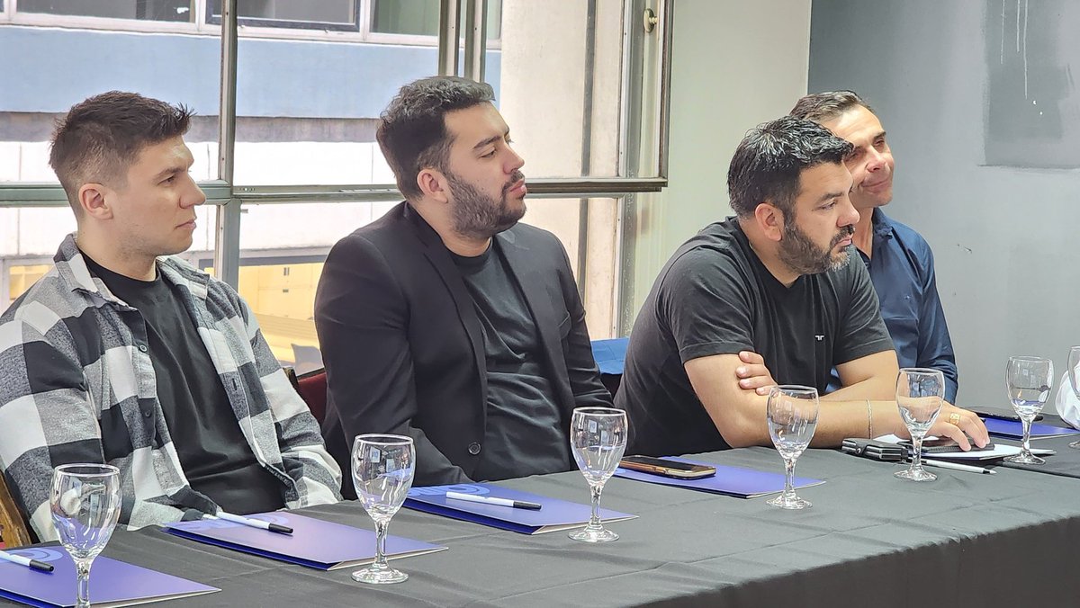 #Jóvenesempresarios pyme se reúnen en el taller de <a href="/camejoven/">CAME Joven</a> para conocer puntos clave acerca de la modernización laboral a cargo de <a href="/diab_pablo/">Juan Pablo Diab</a>, asesor legal de #CAME. 

⭕️ Seguilo en vivo a través de la cuenta de Instagram <a href="/camejoven/">CAME Joven</a>.
