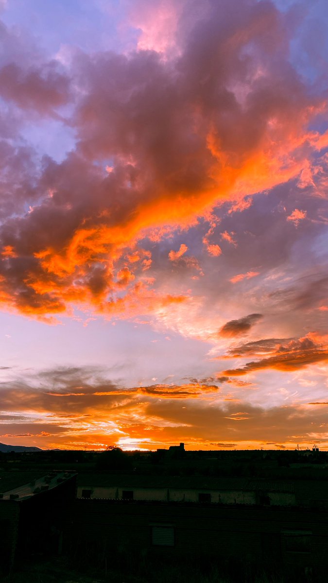 davidcerezodiaz's tweet photo. Regálame atardeceres 🌅 https://t.co/GMCB3KbRc1