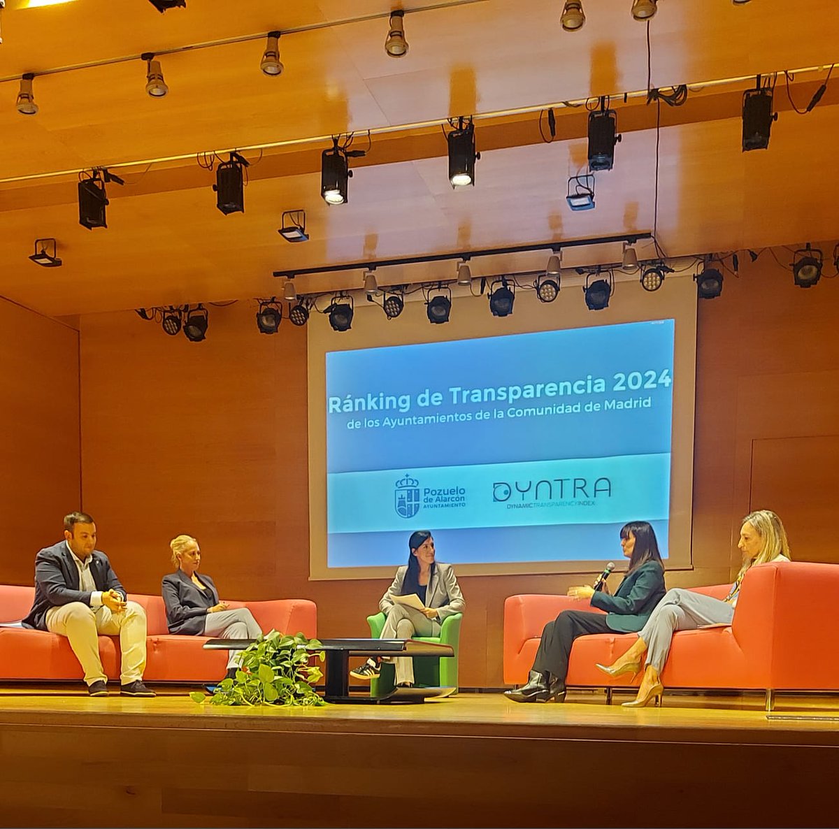 <a href="/MADRID/">Ayuntamiento Madrid</a> <a href="/Dyntra_org/">Dyntra</a> Por eso, la D.G. de Transparencia y Calidad participa en la Mesa Redonda 'Visión y retos de la Transparencia en las Corporaciones Locales'.

☝️ Analizando resultados y vías de mejora con los municipios más transparentes de #Madrid.

Organiza <a href="/ayto_pozuelo/">Ayto Pozuelo de Alarcón</a> y <a href="/Dyntra_org/">Dyntra</a>. 👇👇👇