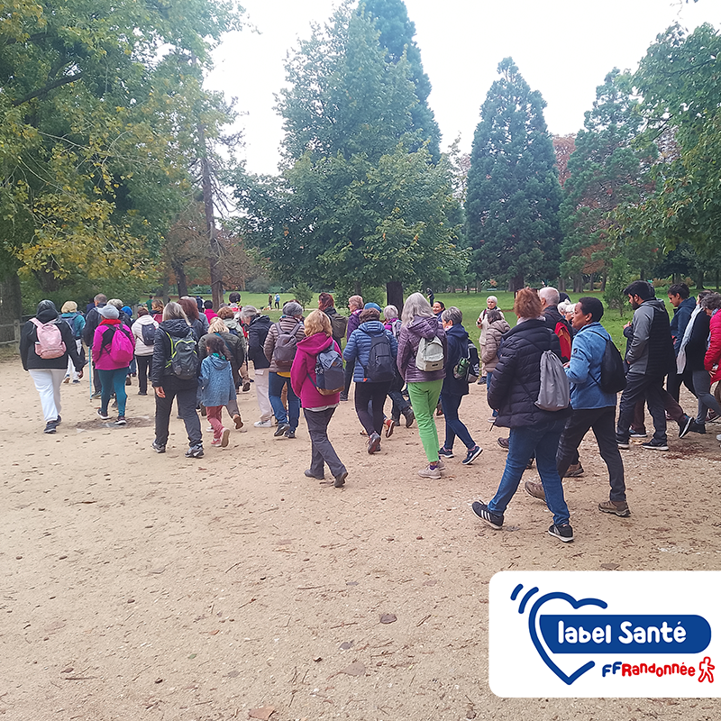 ffrandonneeIDF's tweet photo. Le 29 septembre, la FFRandonnée IDF et la Fondation Vaincre Alzheimer ont organisé la 𝗥𝗮𝗻𝗱𝗼 𝗦𝗼𝗹���𝗱𝗮𝗶𝗿𝗲, réunissant 𝗽𝗹𝘂𝘀 𝗱𝗲 𝟭𝟭𝟬 𝗽𝗮𝗿𝘁𝗶𝗰𝗶𝗽𝗮𝗻𝘁𝘀 dans le bois de Vincennes !
Plus d’infos sur la Rando Santé : https://t.co/Wq5kZ286mP https://t.co/HBtlZf3NgI