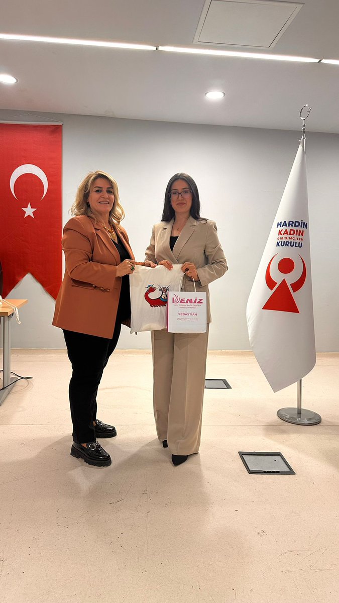 2.Bölge toplantısı için bir araya geldiğimiz Mardin'de gerçekleştirdik.  Toplantıda il başkanlarının kurul olarak gerçekleştirdiği ve planladığı projeler anlatıldı.
<a href="/SiirtTSO/">Siirt TSO</a> 
<a href="/focalapkulu/">Fuat Özgür Çalapkulu</a> 
<a href="/guvenkuzu56/">Güven Kuzu</a> 
<a href="/mardintso/">Mardin Ticaret ve Sanayi Odası</a> 
@tobbmardinkgk 
<a href="/DenizHitay/">deniz hitay</a>