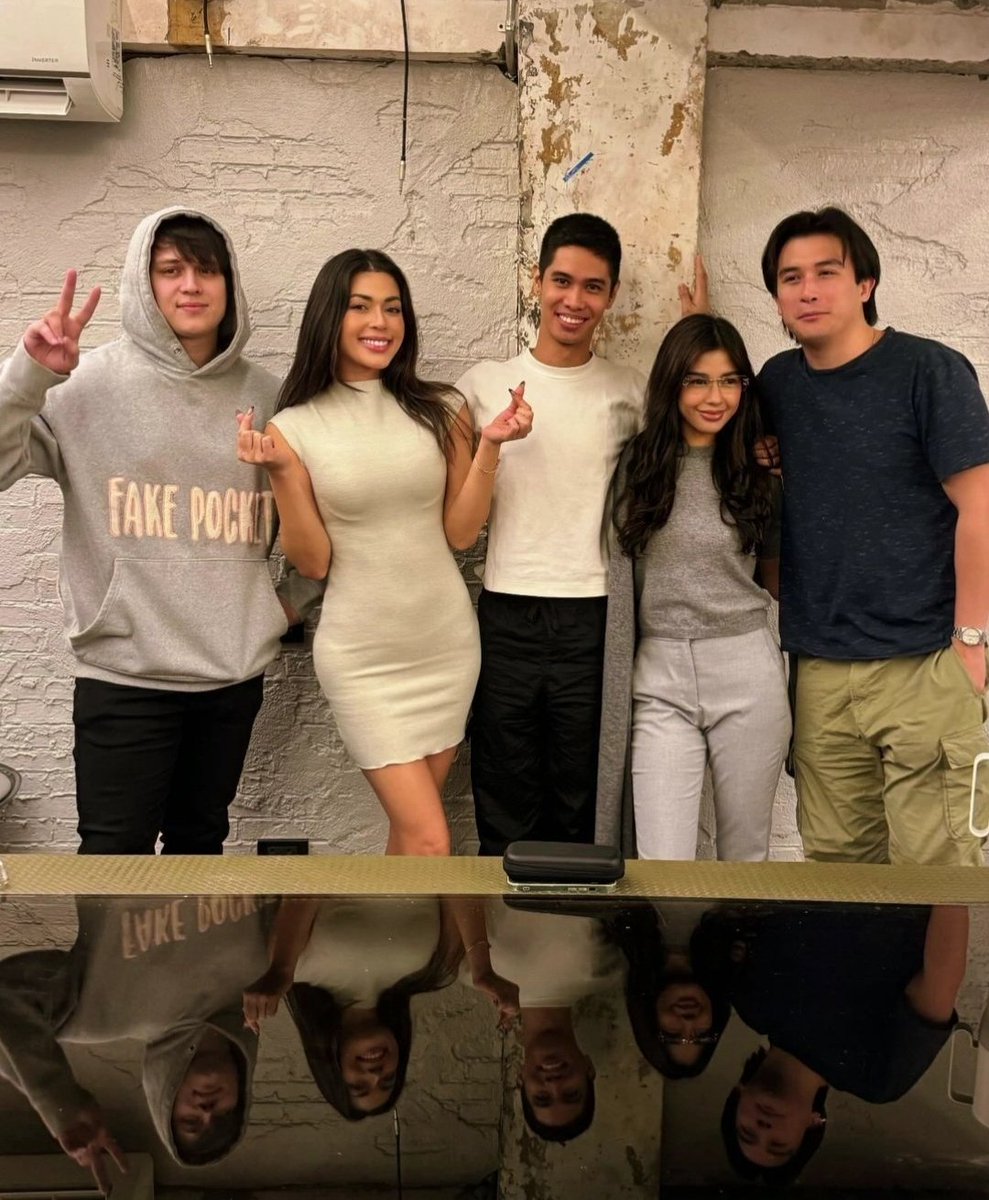 LizQuensUNITE_'s tweet photo. LET'S GO, TEAM #SFHH ! 👻

[100724] Enrique Gil with other cast members of the upcoming horror film #StrangeFrequencies, an official entry to the 50th Metro Manila Film Festival. 

📸 mjlastimosa &amp; rhalfrancisco_ via IGs

#EnriqueGil @itsenriquegil #LizQuen https://t.co/Z7VFPCxzEa