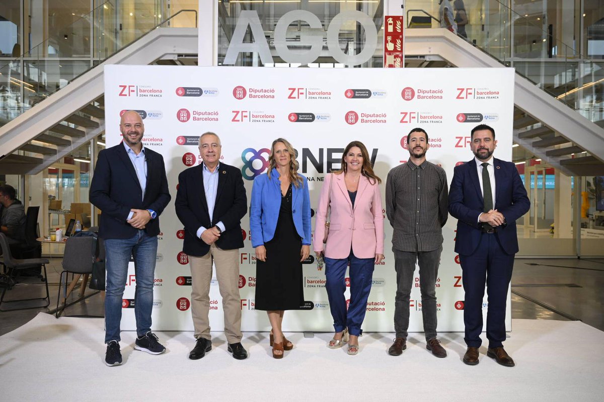 📸 Grandes referentes del sector reunidos en el #BNEW2024: <a href="/SorigueBlanca/">Blanca Sorigué Borrell</a> (<a href="/ConsorciZF/">Consorci de la Zona Franca de Barcelona</a>), Miquel de la Mano (<a href="/bcnportinnov/">BCN Port Innovation</a>), Francisco González (<a href="/ZFCadiz/">Zona Franca Cádiz</a>), Pau Guasch (<a href="/gpaseabots/">SEABOTS</a>), <a href="/Anna_Majo/">Anna Majo</a> (<a href="/barcelonactiva/">Barcelona Activa</a>) y <a href="/pere_navarro/">Pere Navarro Morera</a> (<a href="/ConsorciZF/">Consorci de la Zona Franca de Barcelona</a>).