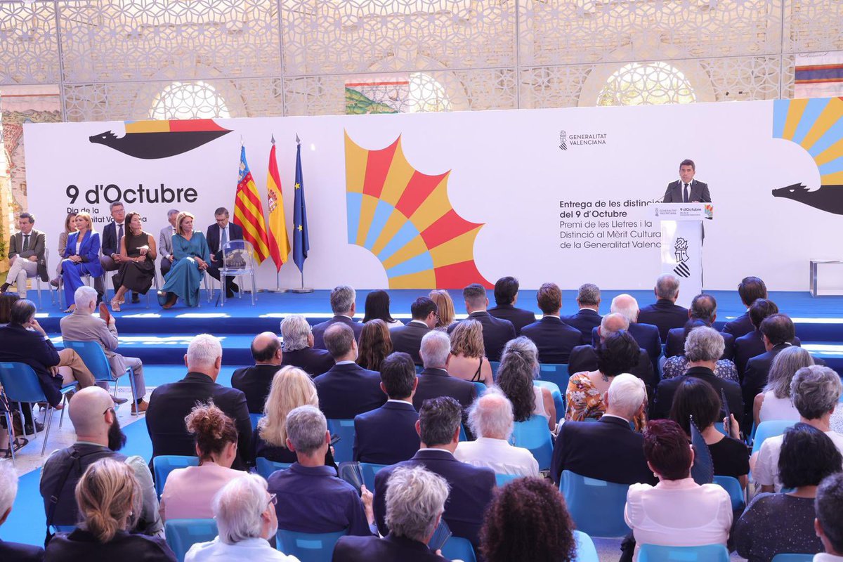 Partido Popular Comunitat Valenciana (@ppcv) on Twitter photo 🔵 El president <a href="/carlos_mazon_/">Carlos Mazón</a> fa lliurament del Premi de les Lletres de la Generalitat i les Distincions al Mèrit Cultural, acompanyat pel secretari general del PPCV <a href="/JuanFranFines/">Juanfran Pérez Llorca</a> i els consellers <a href="/SusanaCamarero/">Susana Camarero</a>, <a href="/rut_merino/">Ruth Merino</a>, <a href="/BarrachinaM/">Miguel Barrachina Ros</a>, <a href="/salomepradas/">Salomé Pradas Ten</a>, @nuriamontes i 🔵 El president <a href="/carlos_mazon_/">Carlos Mazón</a> fa lliurament del Premi de les Lletres de la Generalitat i les Distincions al Mèrit Cultural, acompanyat pel secretari general del PPCV <a href="/JuanFranFines/">Juanfran Pérez Llorca</a> i els consellers <a href="/SusanaCamarero/">Susana Camarero</a>, <a href="/rut_merino/">Ruth Merino</a>, <a href="/BarrachinaM/">Miguel Barrachina Ros</a>, <a href="/salomepradas/">Salomé Pradas Ten</a>, @nuriamontes i