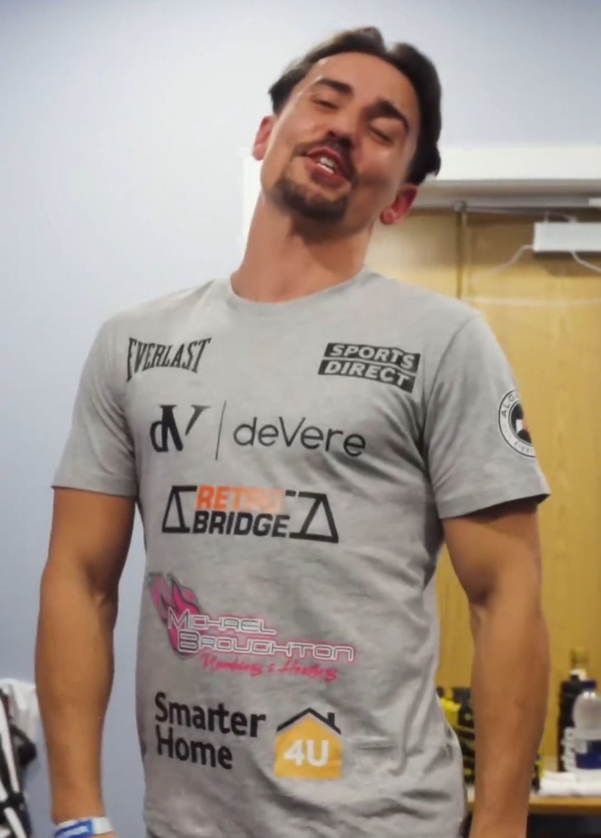 Unfortunately, Rhiannon didn't win on the 28th September but she certainly gave a good fight 🥊 Well done to the new three-weight world champion Terri Harper.

It was great to see our logo on DAZN and even better to see Anthony Crolla wearing it!