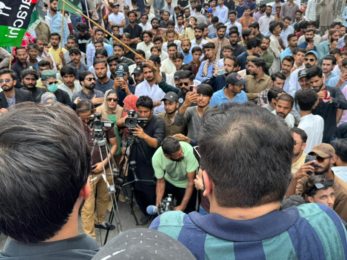 TalalChandio's tweet image. Proud to have joined the movement! Today&apos;s march by #PSF shows a powerful display of student unity, advocating for Constitutional Court &amp;amp; rights.
#StudentsDemandConstitutionalCourts
#ConstitutionalReforms