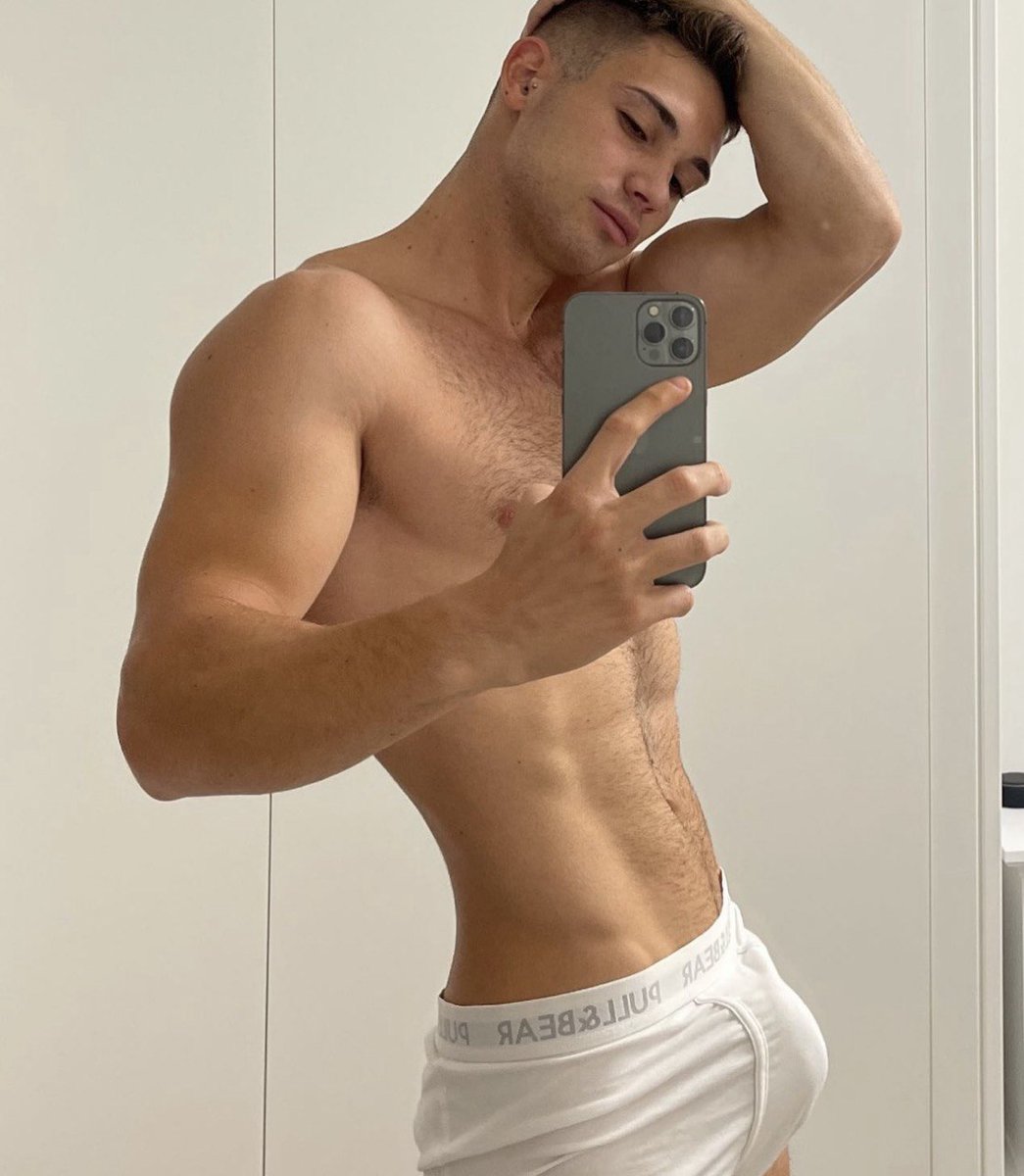 bnlmargot's tweet photo. Say "yes" for a dm with nuddy version pic https://t.co/nsRAsB9VPZ