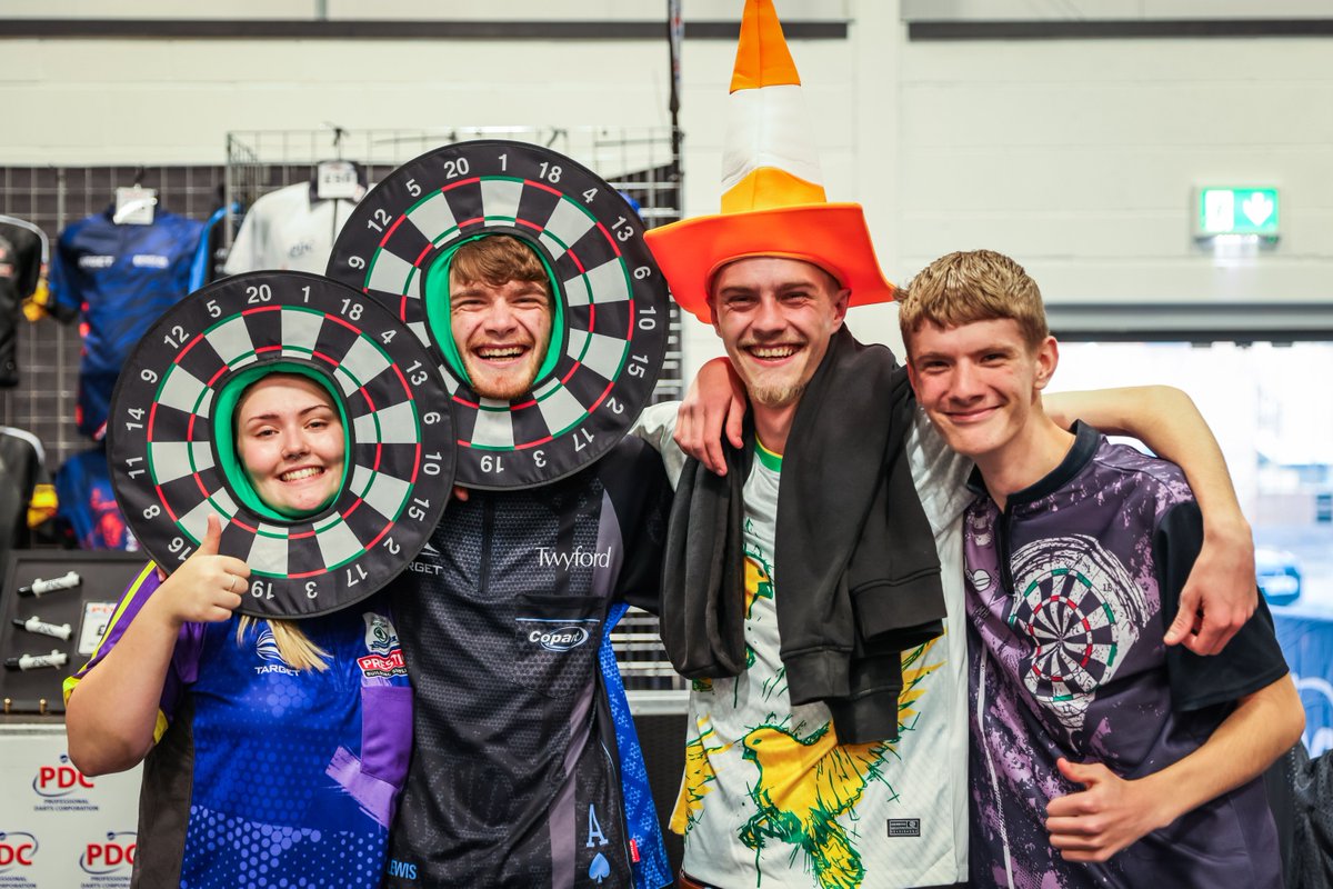 LeicesterArena's tweet photo. What a night Leicester 📸 
Hey! How about we do it all again TONIGHT? 🎯 
See you there - still a handful of tickets available at https://t.co/z0McsK1vsJ
@officialpdc #leicester #darts #wgpdarts https://t.co/aRpGGXXlQA